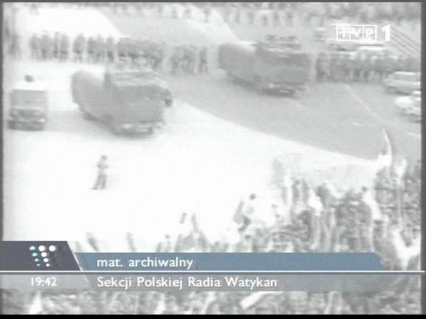 Specjalne wydanie głównych "Wiadomości" 13 grudnia 2006 roku - 25. rocznica ogłoszenia stanu wojennego.
www.TVPmaniak.tv.pl #tvp #tvp1 #wiadomości #gawryluk #dorota #StanWojenny #tvpmaniak