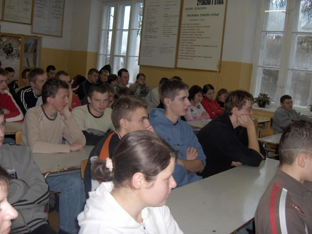19 grudnia 2006 r odbyło się spotkanie z Grzegorzem Kapustą, absolwentem szkoły, który obecnie pełni funkcję wice Prezesa Spółdzielni Mleczraskiej w Rykach. To kolejne z serii spotkań z ciekawymi ludźmi zorganizowane przez Annę Szubielę