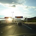 Zdjęcia z Autovíi A15 (darmowej autorstrady) i z Autopisty AP15 (płatnej autostrady) między San Sebastián a Pampeluną. Przepiękne widoki, bardzo kręta górska autostrada.