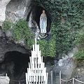 Lourdes - miejsce pielgrzymek z całego świata (Francuska Częstochowa). Zdjęcia z miasteczka oraz z Bazyliki na początku Grudnia