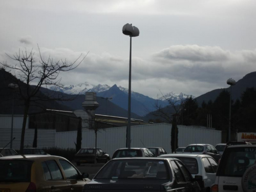 Lourdes - miejsce pielgrzymek z całego świata (Francuska Częstochowa). Zdjęcia z miasteczka oraz z Bazyliki na początku Grudnia