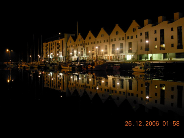 Port w Galway podczas zasłony nocy ;-)