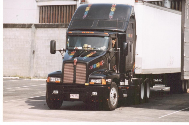 Kenworth T600