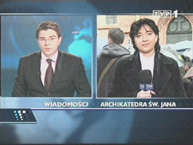 Specjalne wydanie "Wiadomości" TVP 7 stycznia 2007 roku - abp Stanisław Wielgus rezygnuje z urzędu metropolity warszawskiego, ingres zatrzymany. Prowadzi Marcin Leśkiewicz. www.TVPmaniak.pl