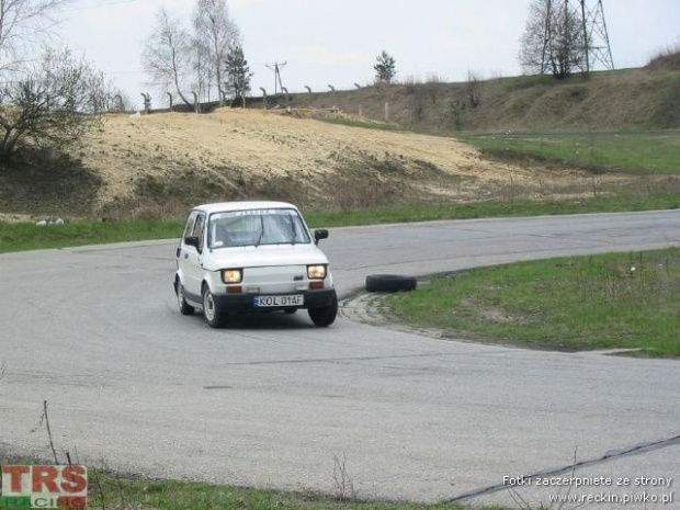 Zorganizowany przez TRS Racing wyścig na torze kartingowym Wyrazów pod Częstochową