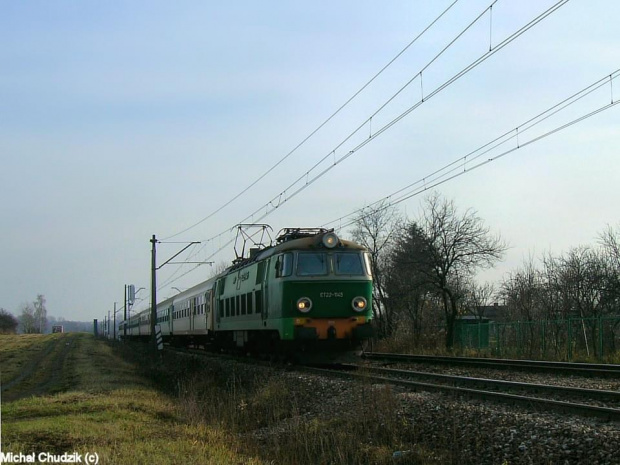 (26.11.06) Lubelski Byk ET22-1145 z poc. pos. ''San'' Rel. Lublin-Kostrzyn Wyjeżdza z Lublina