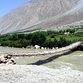 Okolice Khorog, mosteczek ugina sie #Pamir #tadzykistan #gory #azja