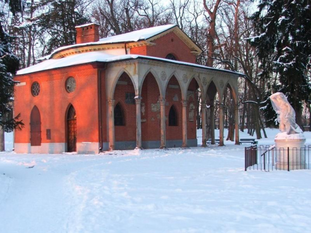 Domek Gotycki #Puławy #zima #park #zabytek #zabytki