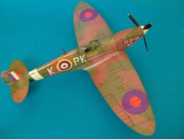 Samolot mysliwski Spitfire Mk II 1:33 TH by Gulumik