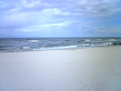 #bałtyk #brzeg #BrzydkaPogoda #chmury #fale #Maj2006 #morze #piasek #plaża #pobierowo #spacer #urlop #wczasy #wybrzeże