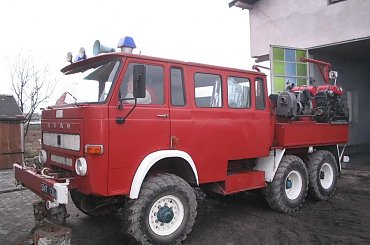 terenowy samochód pożarniczy marki STAR 660 należšcy niegdy do wyposażenia jedynej w Polsce Prywatnej OchotniczejStraży Pożarnej -------------- fotogografię udostępnił pan N .Bogusiewicz #tak