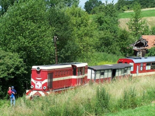 "PogĂłrzanin" - Jedna z niewielu obecnie czynnych koleji wÄ
skotorowych w Polsce. Kursuje na trasie Przeworsk - DynĂłw k. Rzeszowa.