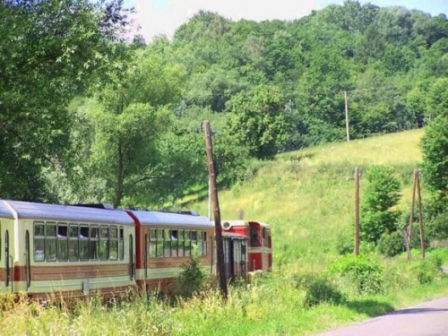 "PogĂłrzanin" - Jedna z niewielu obecnie czynnych koleji wÄ
skotorowych w Polsce. Kursuje na trasie Przeworsk - DynĂłw k. Rzeszowa.