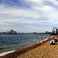 Plaża i promy na wyspę Wight. Portsmouth. UK