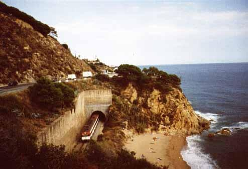 Malownicza linia kolejowa w Hiszpanii zdjęcie zeskanowane #Hiszpania #Callela