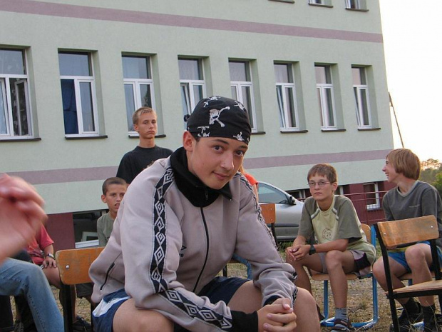 Balbym sie takiego typa spotkac w nocnym tramwaju :P #OazaONDWolaŁużańska2006