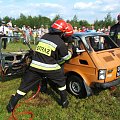 Na zdjęciach strażacy z JRG w Brzegu, którzy to zaprezentowali przy współudziale naszej OSP pokaz ratownictwa drogowego.Druchowie z naszej OSP ugasili samochód, a druchowie z JRG pocieli. Pokaz odbył się 11.06.2006 , podczas festynu w naszej miejscowoś...