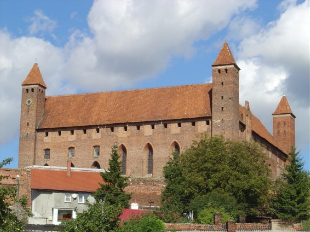 Po 1466 r. w warowni miało swoja siedzibę polskie starostwo niegrodowe. W I połowie XVII w. budowla została zniszczona przez Szwedów i odtad zamek popadał w ruinę. Częsciowo został odrestaurowany w czasach, gdy starosta był Jan Sobieski, pózniejszy król.