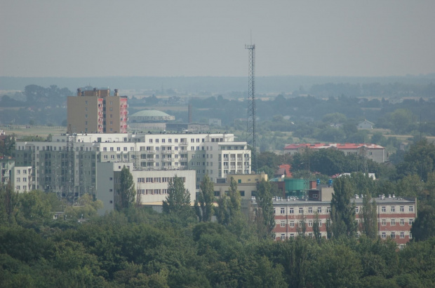 Zdjęcia Lublina z Wieży Trynitarskiej - Widok w strone hitlerowskiego obozu zaglady na Majdanku #Lublin