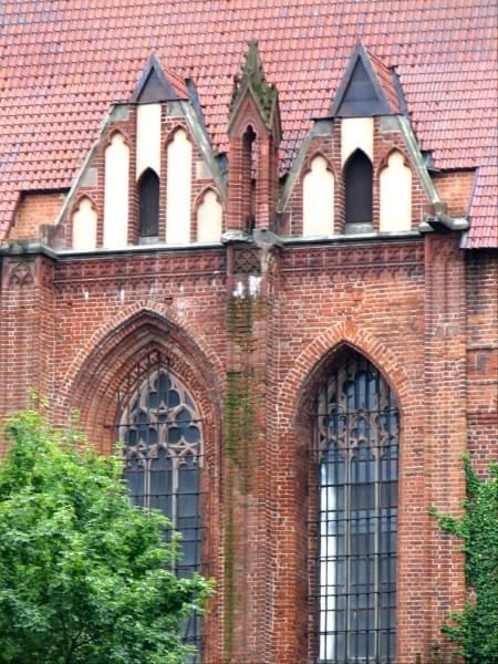 Malbork - spojrzenie w okna katedry zamku wysokiego