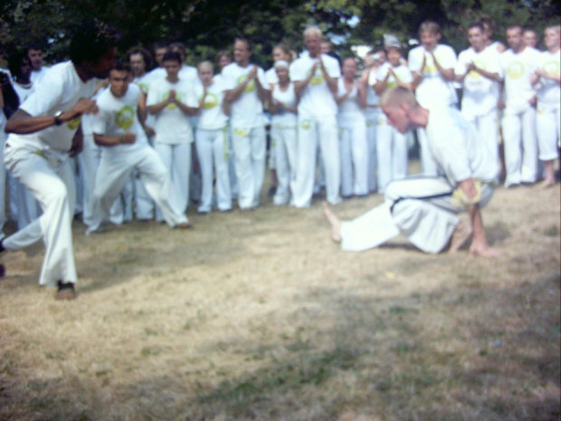 tak sie bawi Unicar .. ;) #unicar #capoeira #Mielno2006 #mielno