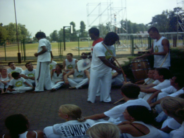 tak sie bawi Unicar .. ;) #unicar #capoeira #Mielno2006 #mielno