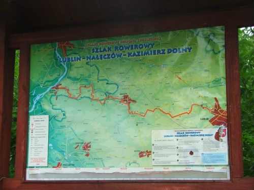 Na szlaku rowerowym Kazimierz Dolny - Lublin, tablica w Płouszowicach #mapa #tablica #Płouszowice